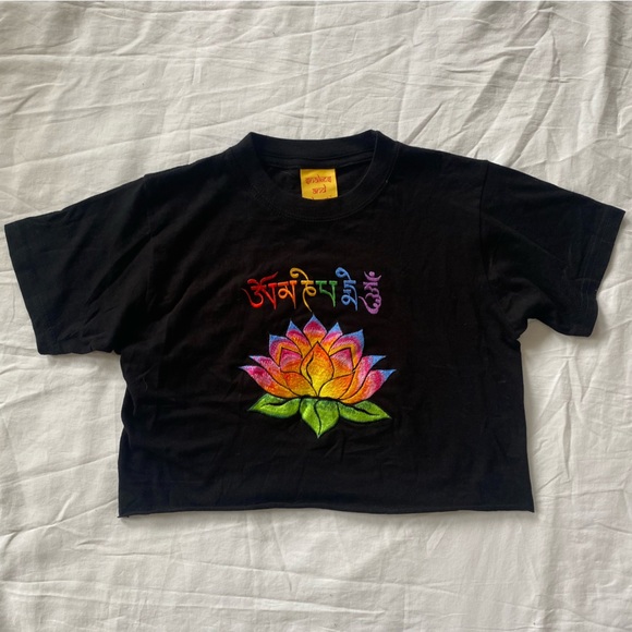 Snakes and Shanti crop top - Picture 1 of 6